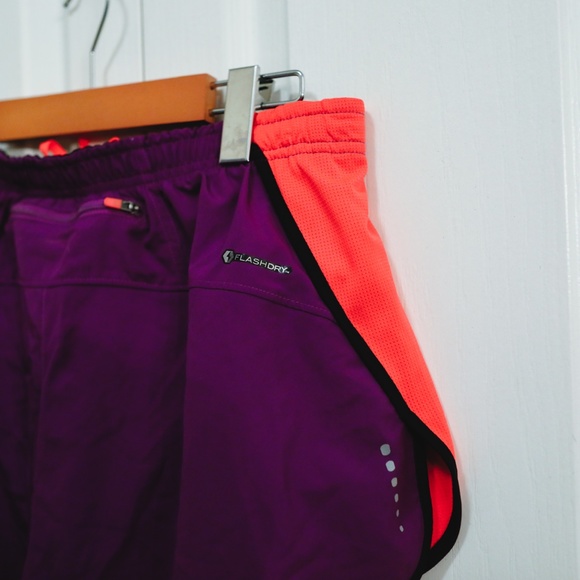 THE NORTH FACE - FlashDry Running Shorts - Medium - Picture 6 of 6